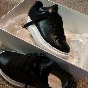Alexander Mcqueen Women’s 7